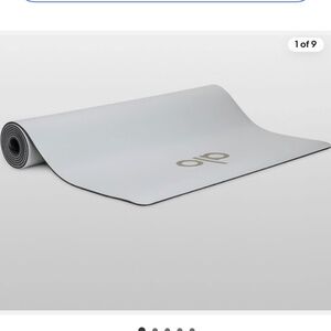 NEW Alo Yoga Warrior Mat Dove Grey SOLD OUT ONLINE Workout Hot Yoga
